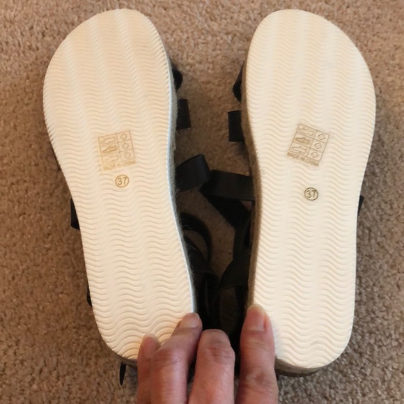 Patrizia Kallia Sandals, size 6 1/2-7, BNIB - Picture 6 of 8